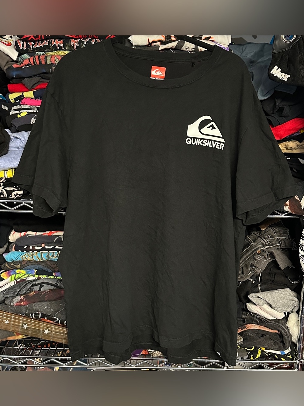 QUIKSILVER men's black white brand graphic tee, XXL.